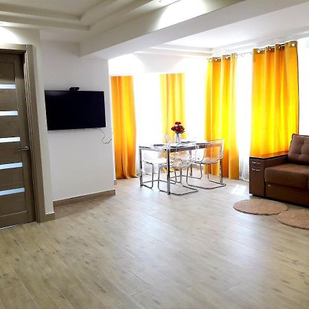 Light Apartment Center City Chisinau Luaran gambar