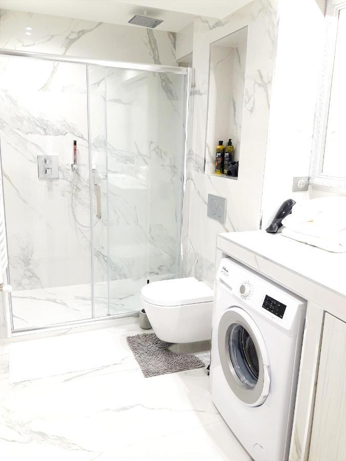 Light Apartment Center City Chisinau Luaran gambar
