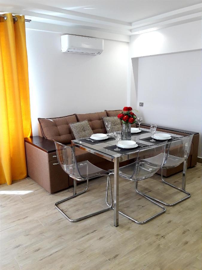 Light Apartment Center City Chisinau Luaran gambar