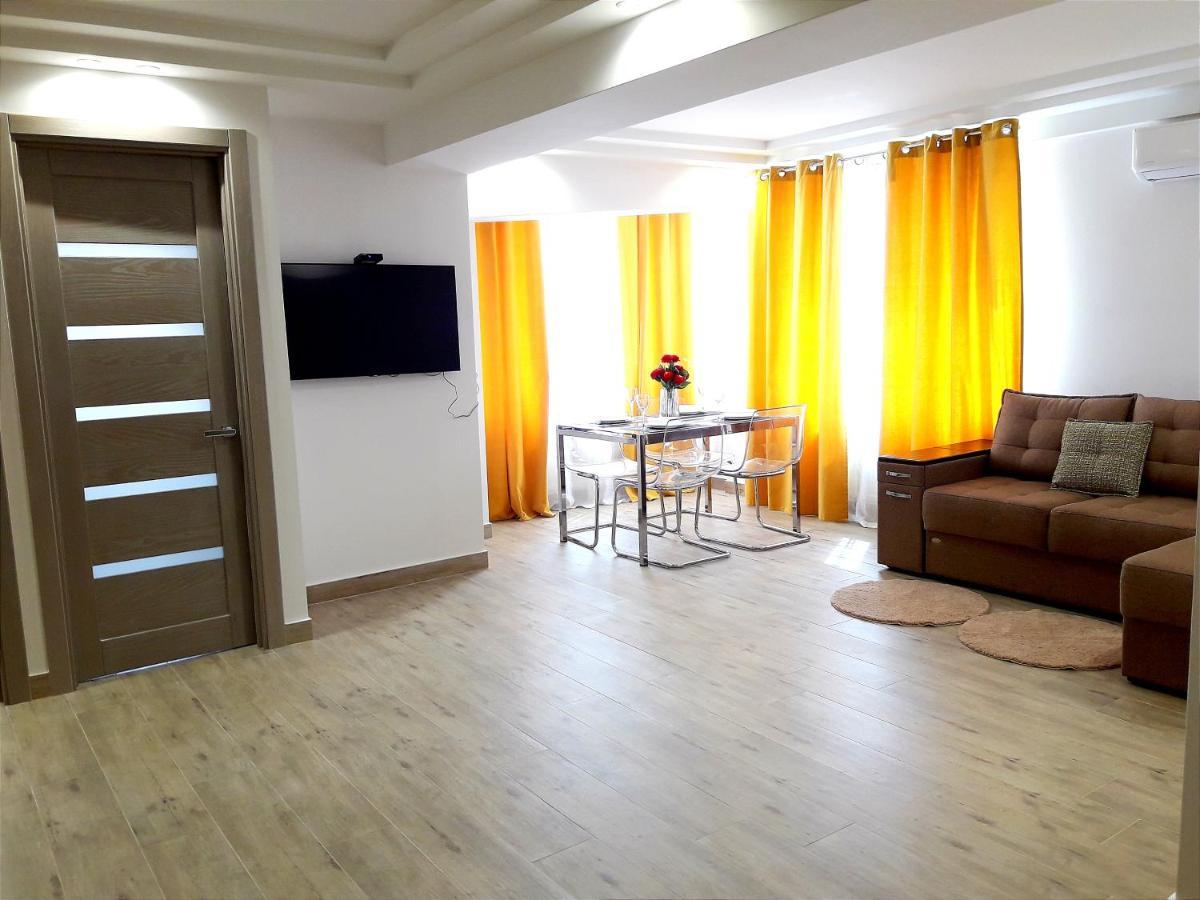 Light Apartment Center City Chisinau Luaran gambar