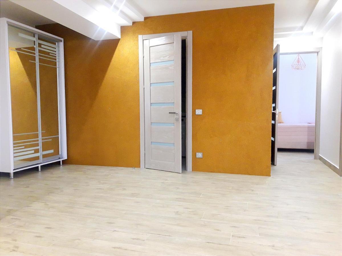 Light Apartment Center City Chisinau Luaran gambar